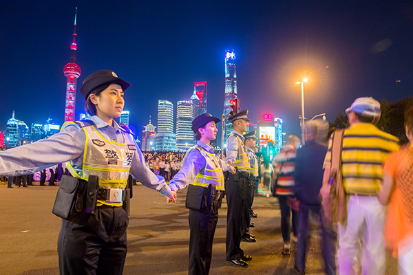 做女警有多酷上海公安这四位小姐姐来解析其中苦与乐