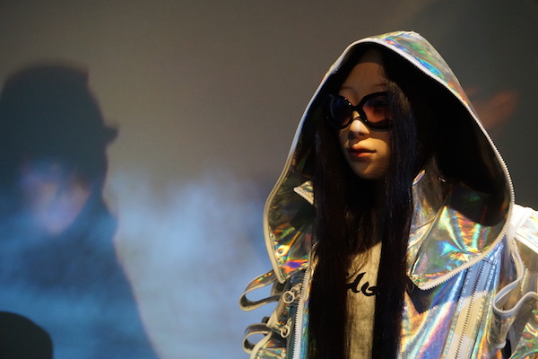 叶锦添:lili最初想做它是出于一个人类已经全部灭亡时,在地球上的这些