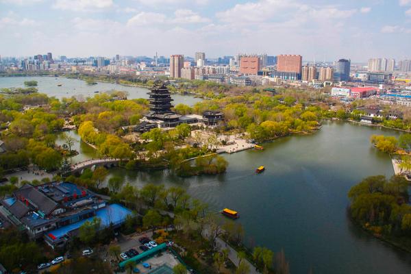 济南常住人口_山东七普数据:济南市常住人口920.2万,人口集聚力加强
