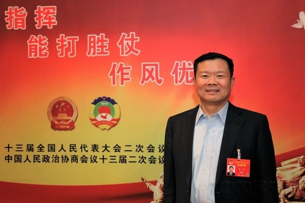 李健会见日本富山县知事石井隆一