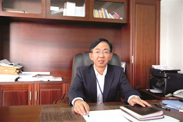 博罗县榕城中学校长向兴兵谈教育理念及施教思路