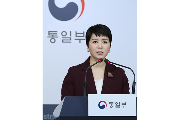 韩国统一部副发言人李有振 图丨KBS