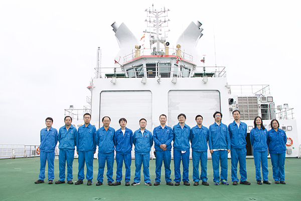 江南造船（集团）有限责任公司负责“雪龙2”号的工作人员