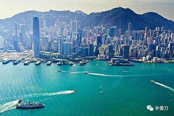 當香港面臨回歸以來最嚴峻局面時 李嘉誠去哪了?