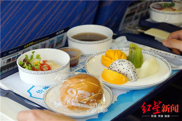 飞机餐严重缩水安全和服务其实可以兼顾