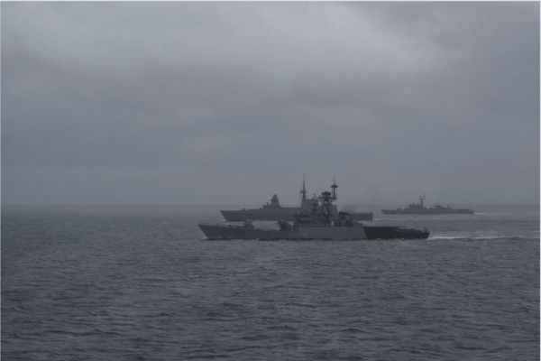 资料图片：演习中的印新泰三国军舰（印度海军网站）