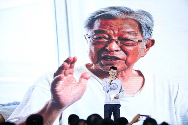 胡春华强调:以问题整改促脱贫攻坚提质增效