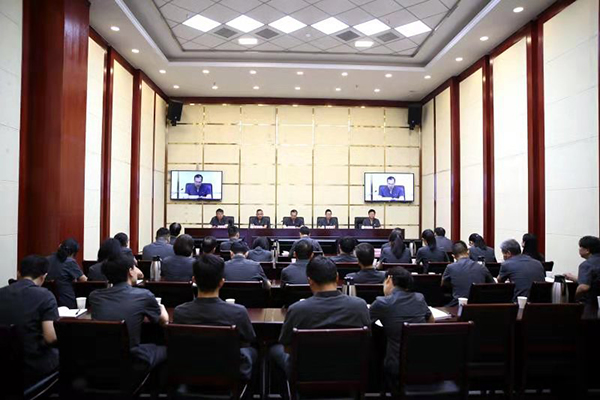 迪士尼回应仍有翻包安检!原告大学生再发声