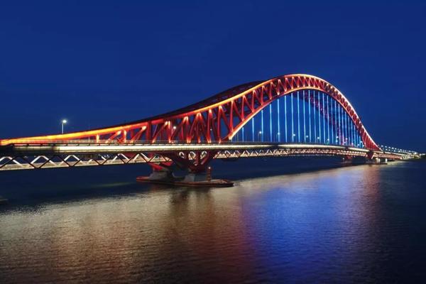 项目信息:春晓大桥位于宁波市北仑滨海新城核心区,是重要的跨海交通