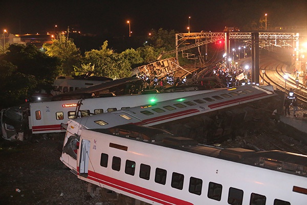 2018年10月21日发生普悠玛号列车出轨翻覆事故。IC 资料