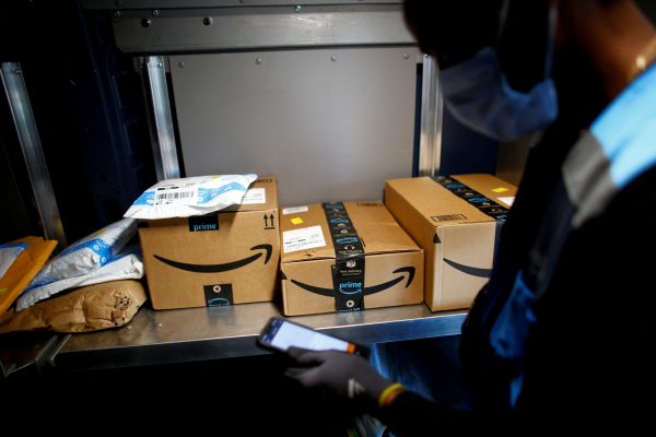 英媒:疫情呼唤亚马逊、微软数字企业承担社会