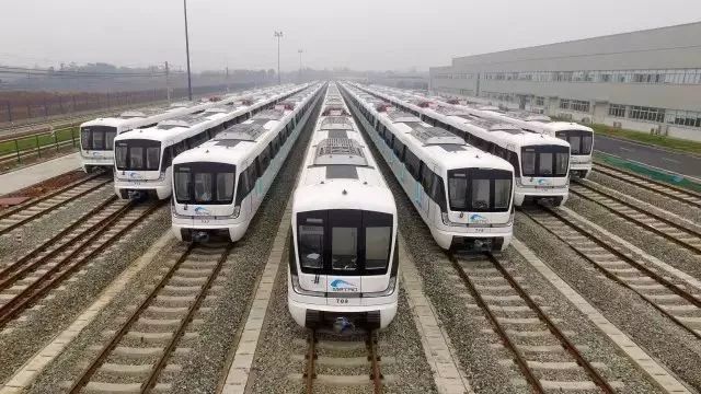 一带双轴"全域空间结构一城:新都城区两翼:石板滩镇特色镇为核心的