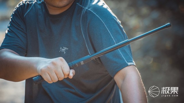 轻量强悍,上手质感出色 - 弘安保罗机械特工甩棍测评