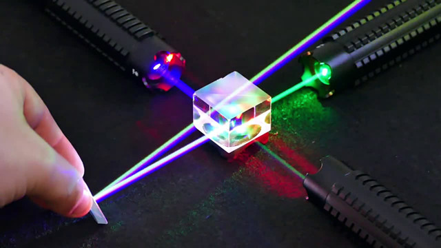 新应用领域(led,pcb,ev,oled,半导体)等,在全球激光产业大周期背景下