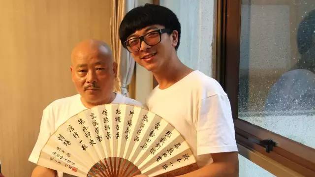 张先痴辞世，他的扮演者写文追忆了拍摄纪录片《痴》的背后故事