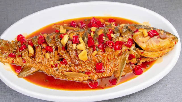 好多人吃过的红烧草鱼,厨师长详解正确操作步骤,能当招牌菜_手机新浪