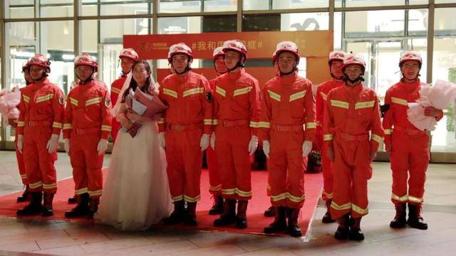你没有时间回来娶我,我就来盐城嫁给你|消防员_新浪新闻