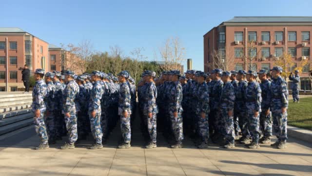渤海船舶工业学校学生们齐唱校歌 ()_手机新浪网