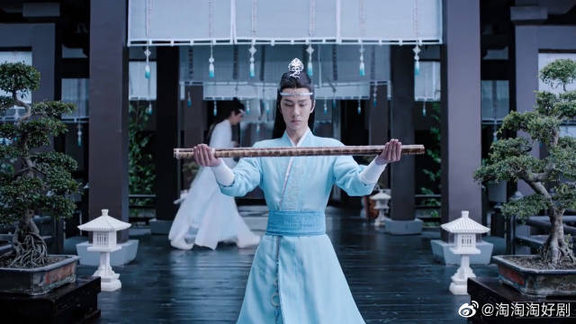 蓝忘机雪夜领罚!他就那么跪着任雪落满身