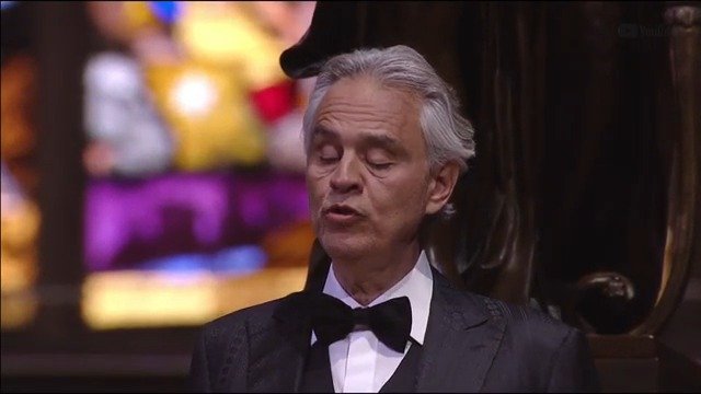 意大利盲人男高音波切利米兰大教堂空场独唱传递疗愈的希望