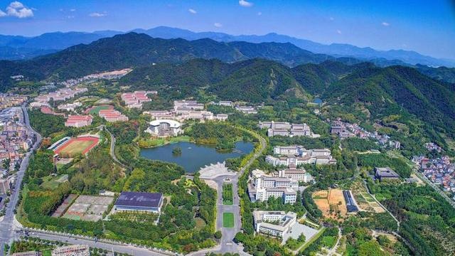 早读社丨浙江这所学校厉害了!再次夺得中国大学第一