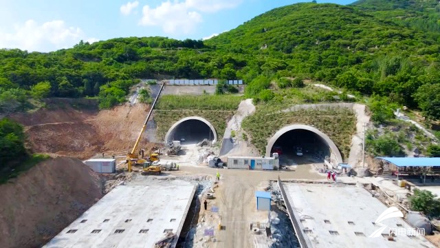 48秒丨大地隧道主体完工 6月底济泰高速北段将具备通车条件