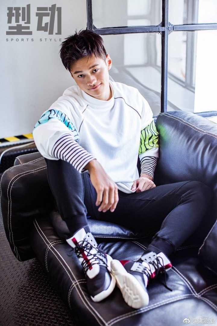 今天还欠这个90后浙大小哥哥一个热搜……|谢震业|90后|c罗_新浪新闻