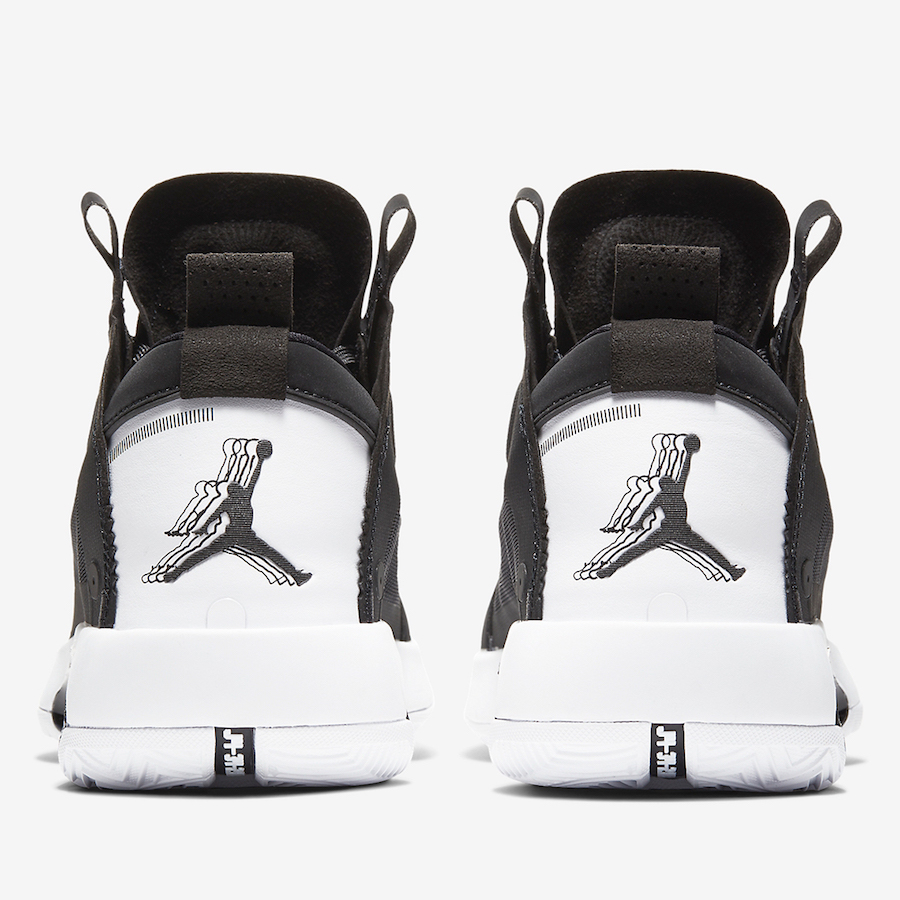 鞋款最大特点是后跟叠影样式的 jumpman logo,契合 "eclipse" 日食