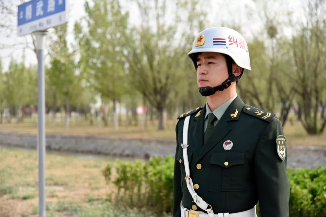 兵哥哥你好,请问能加个微信认识一下吗?