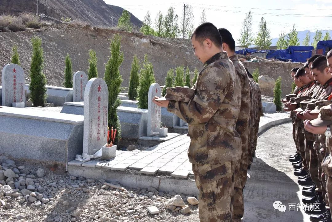 川藏兵站部某汽车团:把教育课堂搬上三千里川藏线