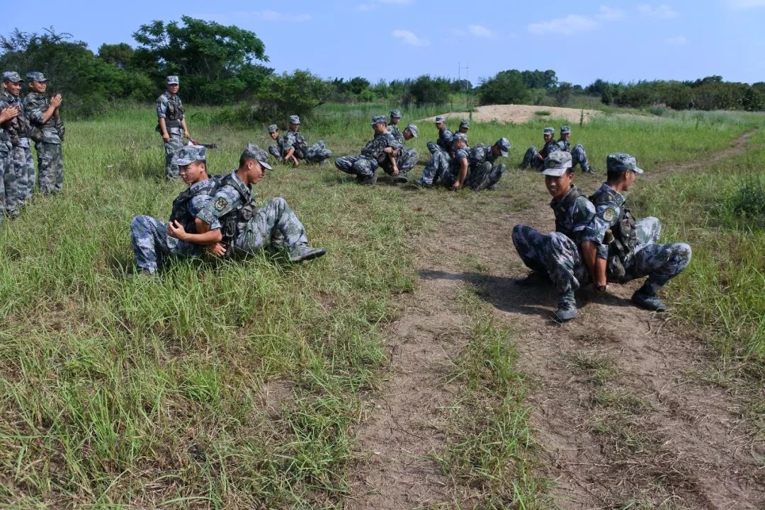 今天,小炮分队带你"玩转"趣味体能训练