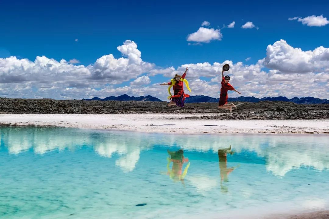 這個比茶卡鹽湖還夢幻的地方才是最美的天空之鏡還免費