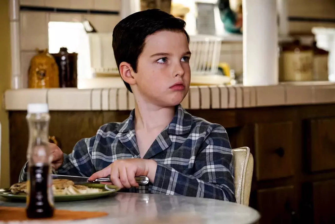 《生活大爆炸》和《少年谢尔顿》公布新一季首张剧照