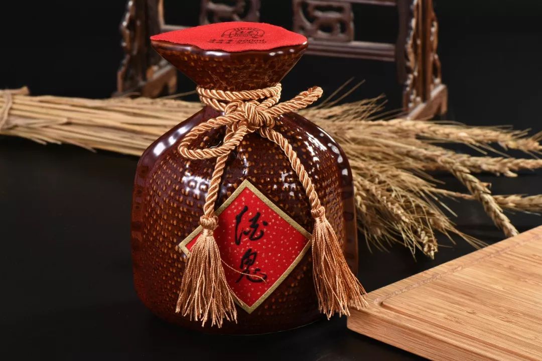 我在长沙,拍了1张全家福,换了1坛698元的长寿酒|酒鬼酒|全家福|白酒界