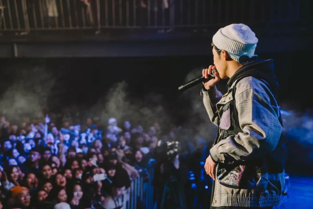 地下8英里去地下