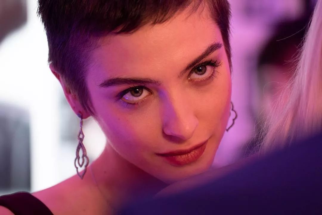 调教教室丨美艳女杀手和她的漂亮女友,这种电影谁不爱看?