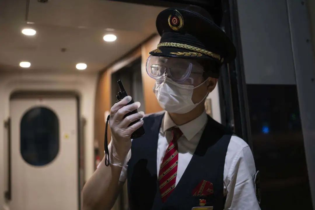 从军营男子汉到复兴号列车长