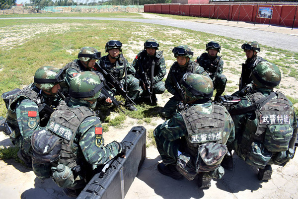 北京武警反劫持演练 锻造反恐尖兵|央视网|武警|支队_新浪军事_新浪网