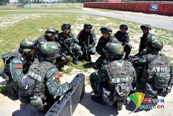 北京武警反劫持演练 锻造反恐尖兵