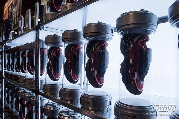 puma联合毒液推出主题运动鞋透明鞋盒超霸气