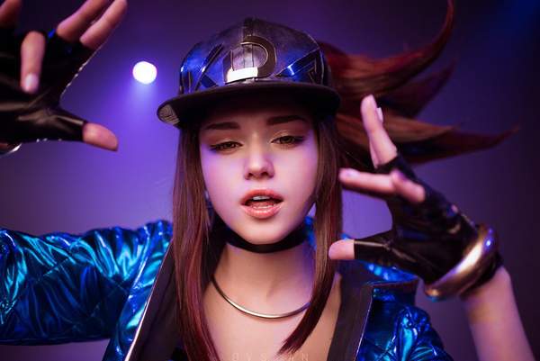 国外妹纸lol k/da女团cos完整版 身材火辣攻气十足