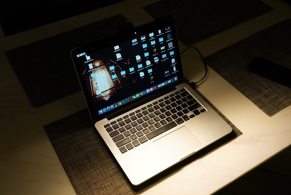 加班人士的护眼黑科技明基screenbarlite智能笔记本挂灯体验