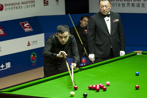 张翼从14岁开始学球,师从庞卫国,接受过4年专业的培训,甚至参加过全国