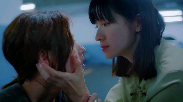 魏如萱《ophelia》