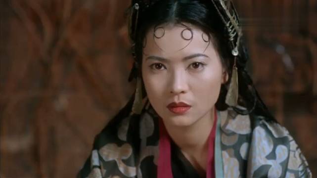 春三十娘貌美如花,却怀了二当家的孩子!