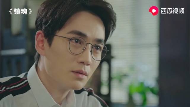 影视:戴上眼镜就是"斯文败类"的男星