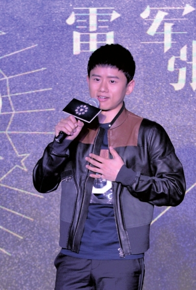 张杰自嘲“土”:挨着地才知道有多高_新浪娱乐_新浪网