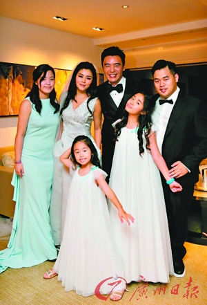 钟镇涛香港补办喜酒