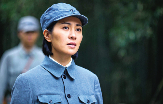 军旅剧《马上天下》目前正在东方卫视热播,女一号叶璇首次饰演女政委