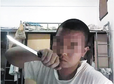 周云露遇害:中传女生在嫌犯出租房内遇害:现场有大摊血迹 李斯达在人人网个人主页上的照片。同学供图